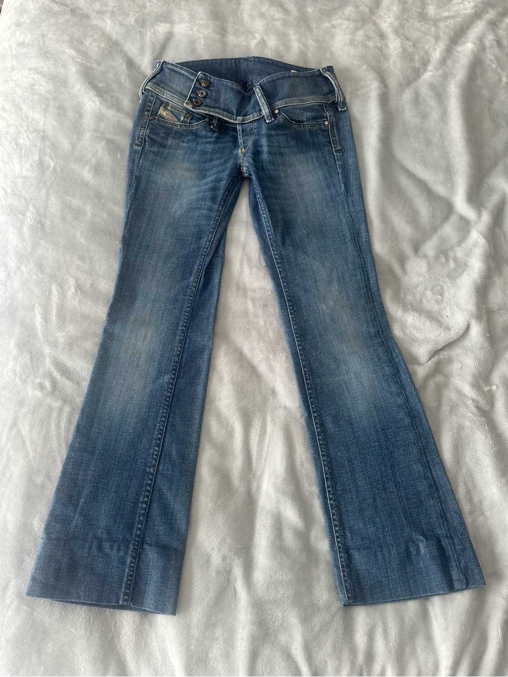 DIESEL Women's Blue Flared Jeans - Classic Mid Wash Size W25 WASH 008RI_STRETH